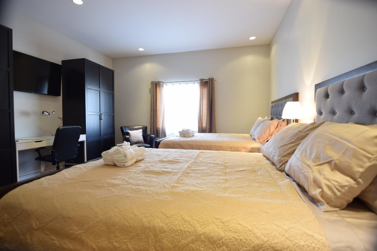 The Lion Inn & Suites Chetwynd Buitenkant foto