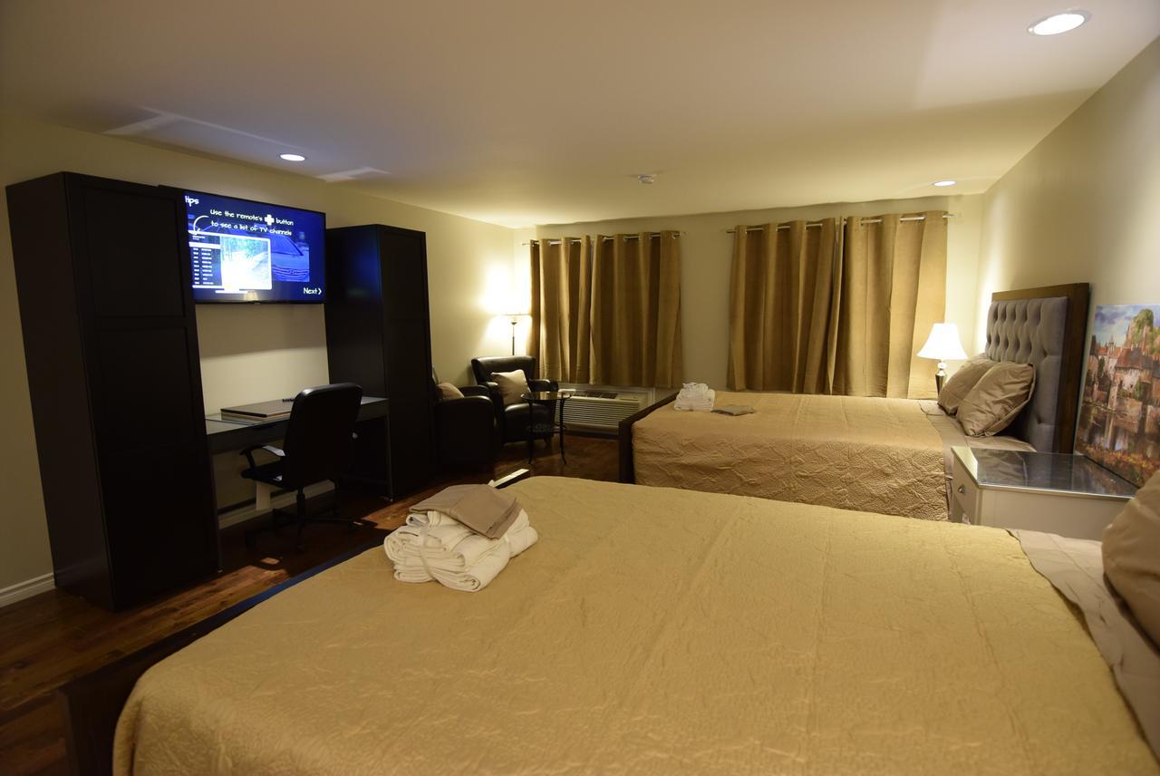 The Lion Inn & Suites Chetwynd Buitenkant foto
