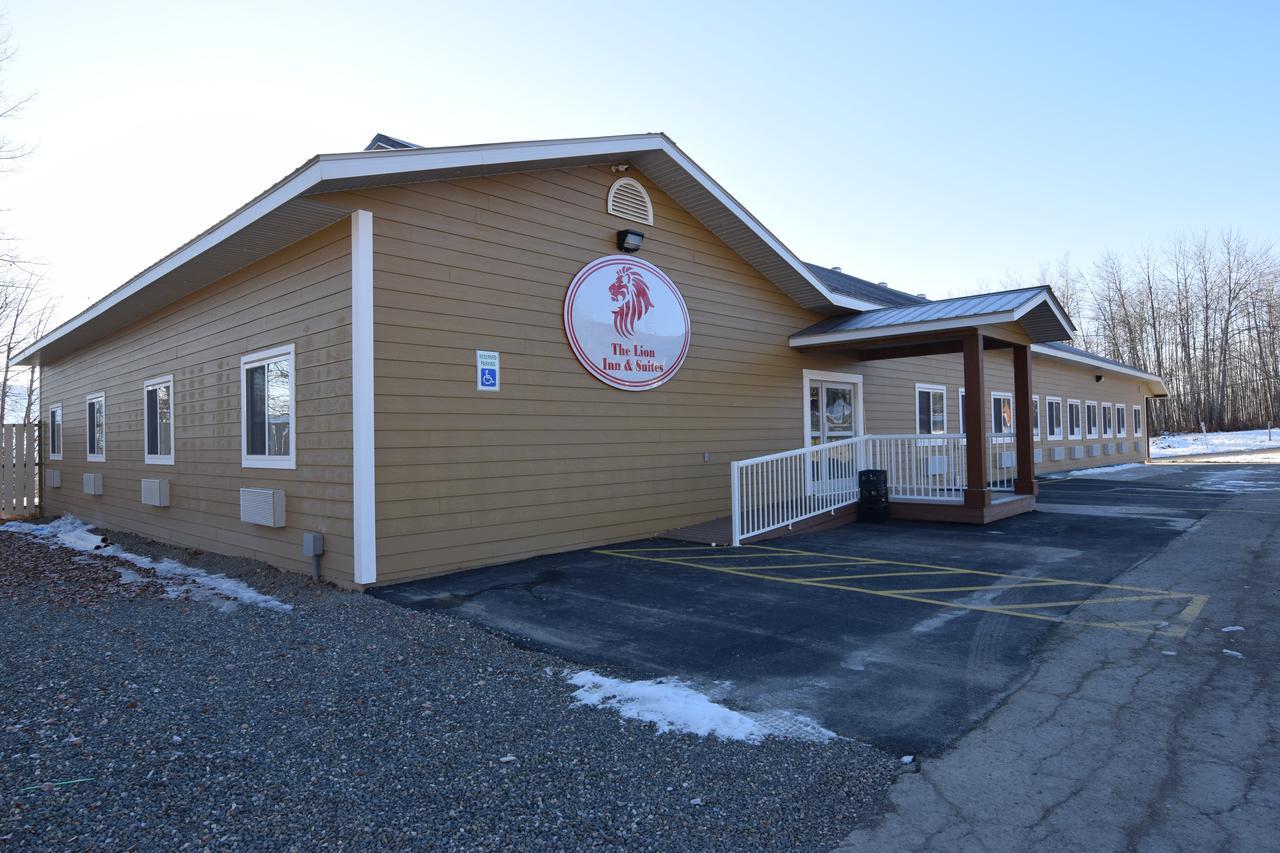 The Lion Inn & Suites Chetwynd Buitenkant foto