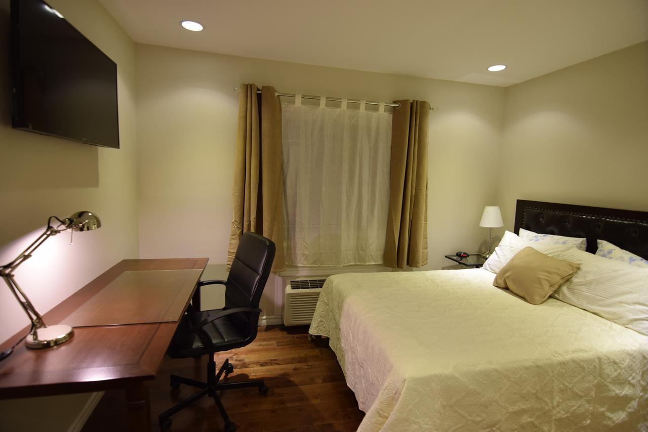 The Lion Inn & Suites Chetwynd Buitenkant foto